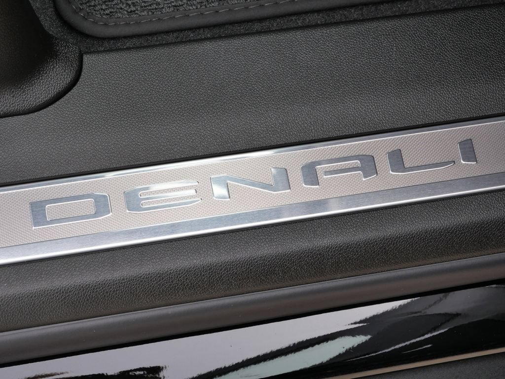 New 2026 GMC Yukon XL Denali w/ Sun & Power Step Package AWD/4WD image 26