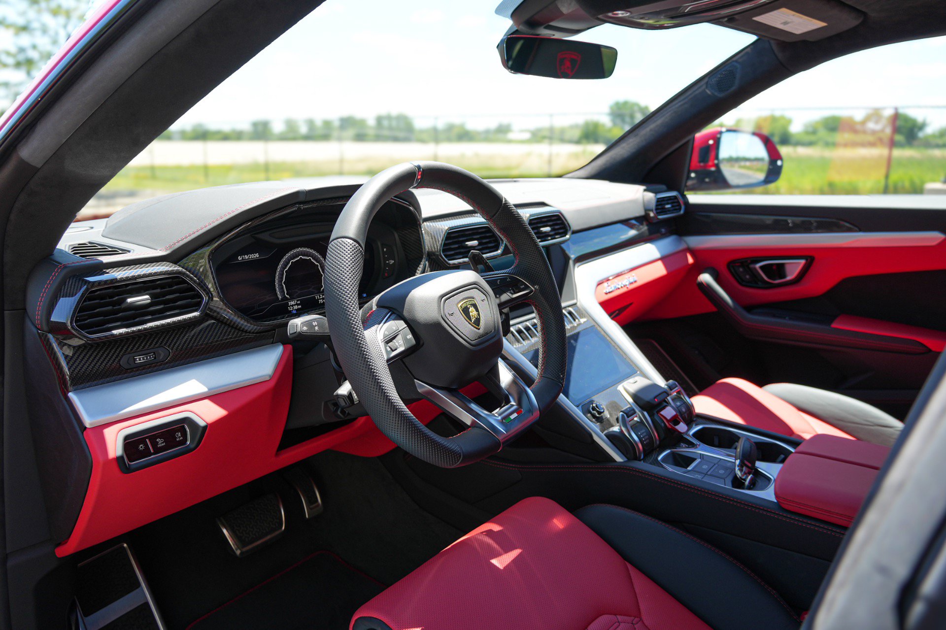 Used 2019 Lamborghini Urus AWD/4WD image 13