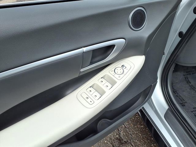 Certified 2025 Hyundai Sonata SEL image 12