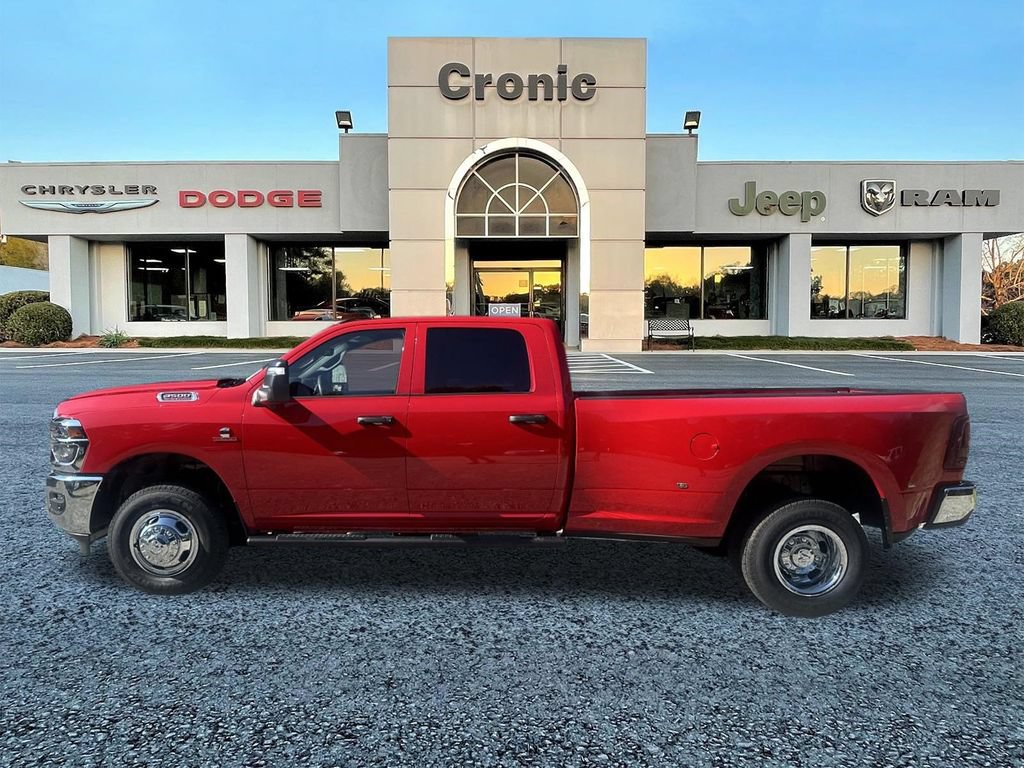 New 2026 RAM 3500 Tradesman AWD/4WD image 6