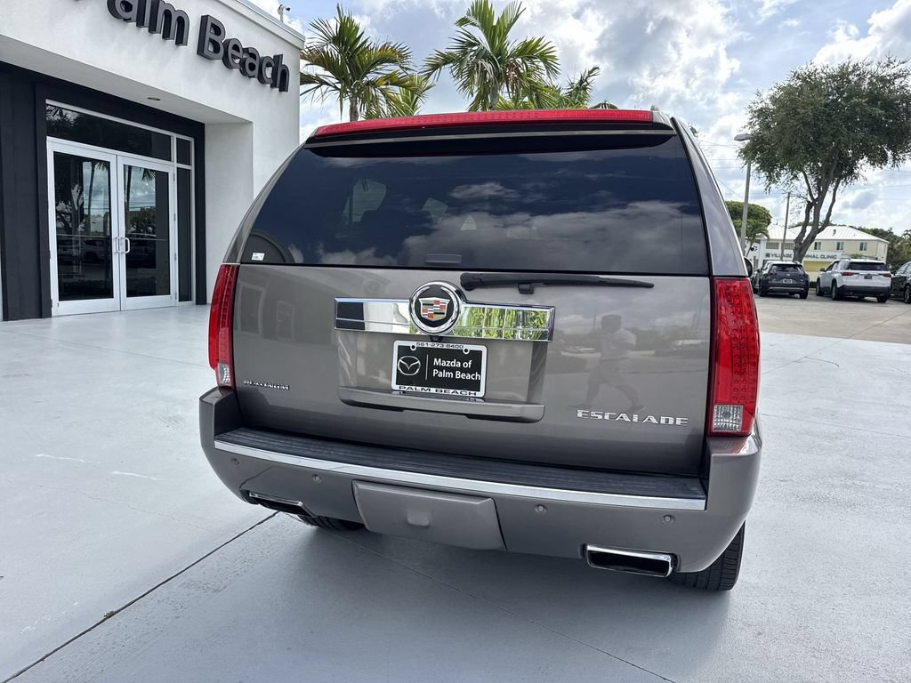 Used 2013 Cadillac Escalade Platinum RWD image 25