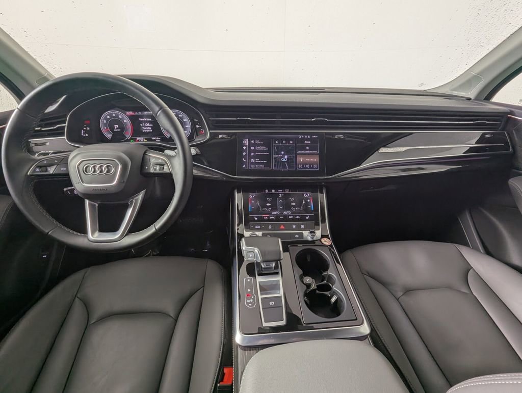 Used 2025 Audi Q7 3.0T Premium Plus image 14