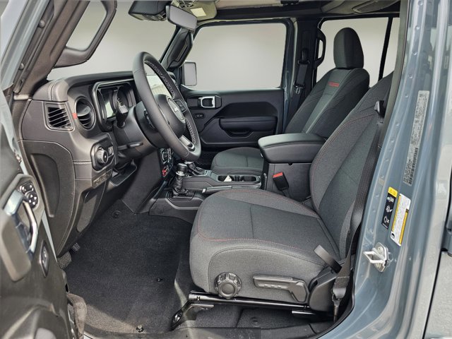 New 2025 Jeep Wrangler Unlimited Rubicon w/ XTREMEE 35" Tire Package image 17