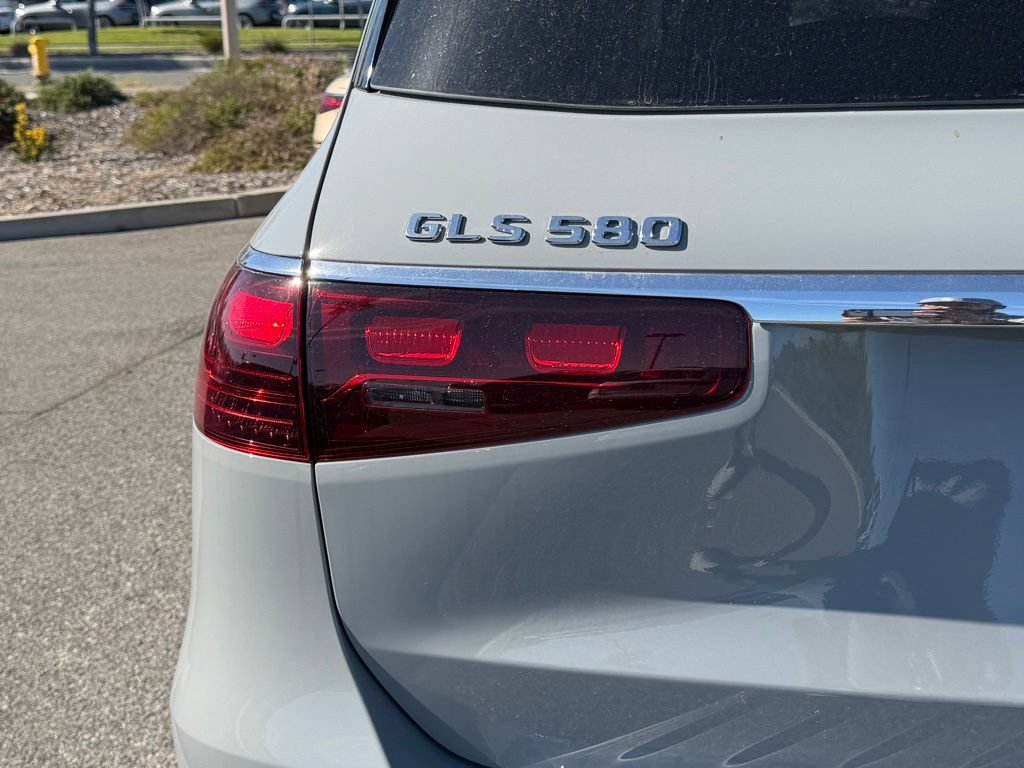 New 2026 Mercedes-Benz GLS 580 4MATIC image 10