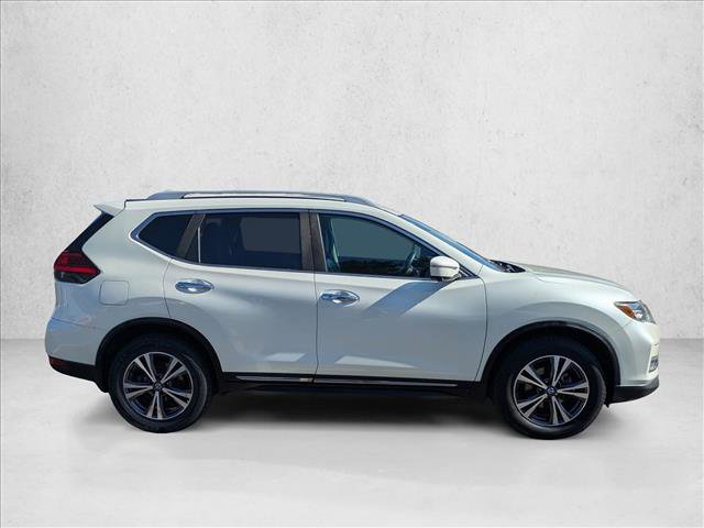 Used 2017 Nissan Rogue SL w/ SL Premium Package AWD/4WD image 4