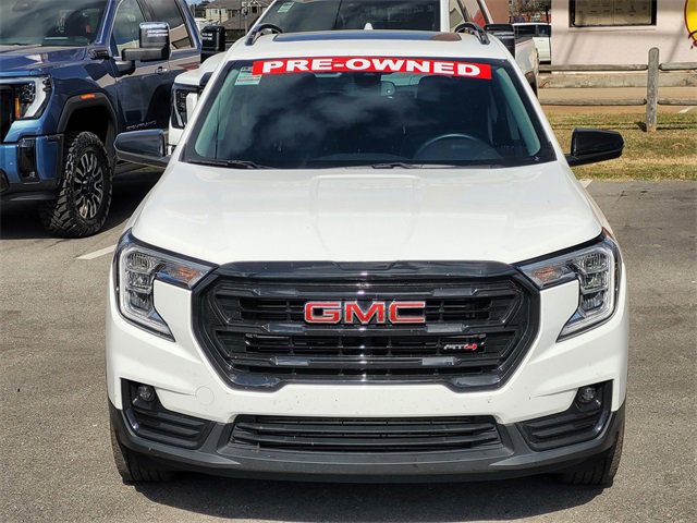 Used 2024 GMC Terrain AT4 image 2
