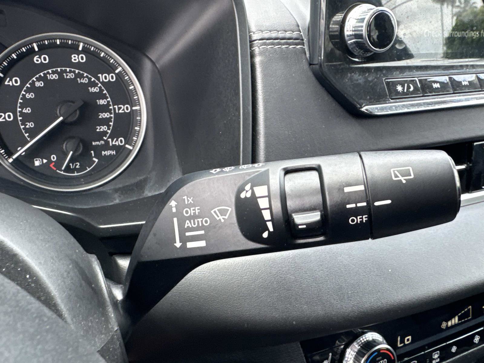 Used 2024 Mitsubishi Outlander FWD image 29