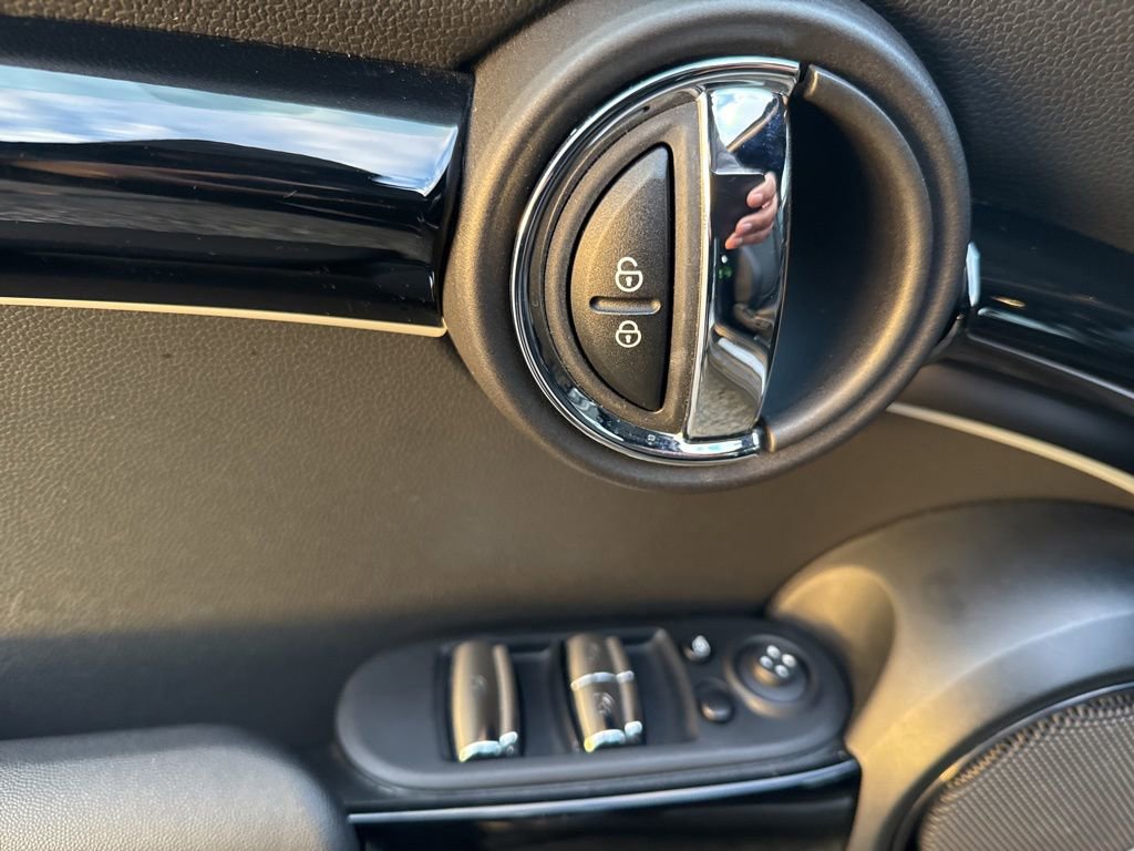 Used 2023 MINI Cooper S image 19