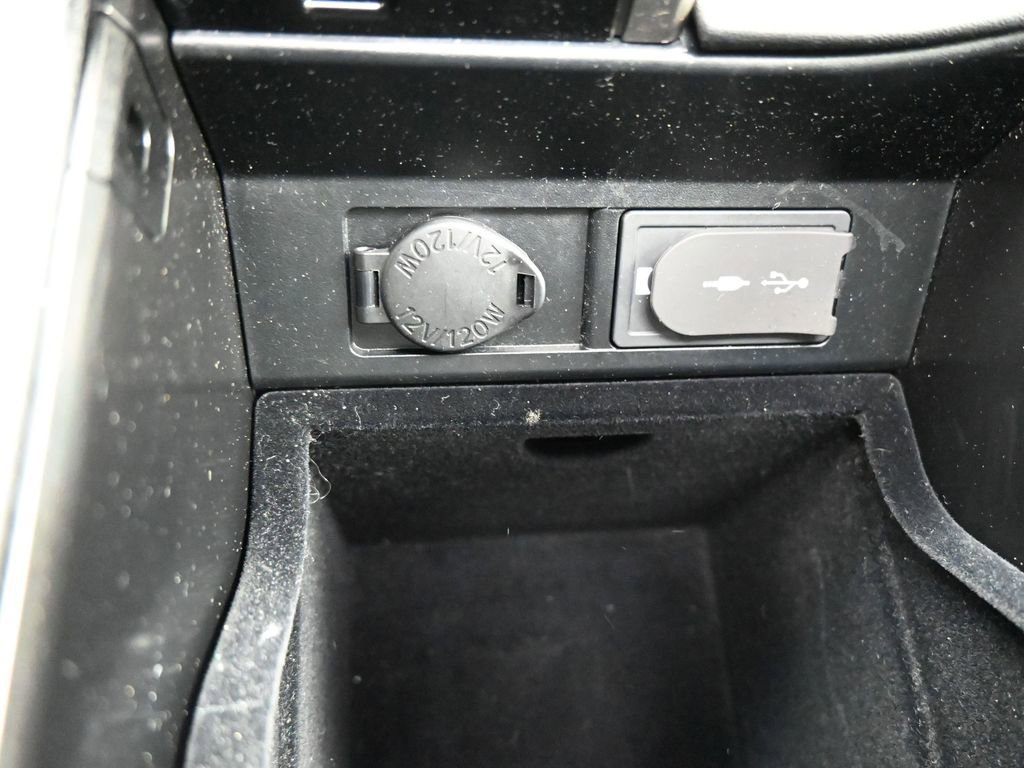 Used 2017 Lexus RX 450h AWD w/ Luxury Package image 16