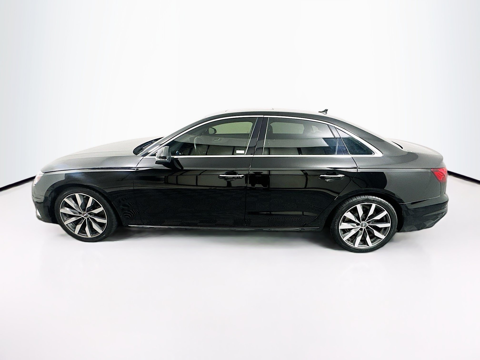 Used 2021 Audi A4 2.0T Premium w/ Convenience Package AWD/4WD image 4