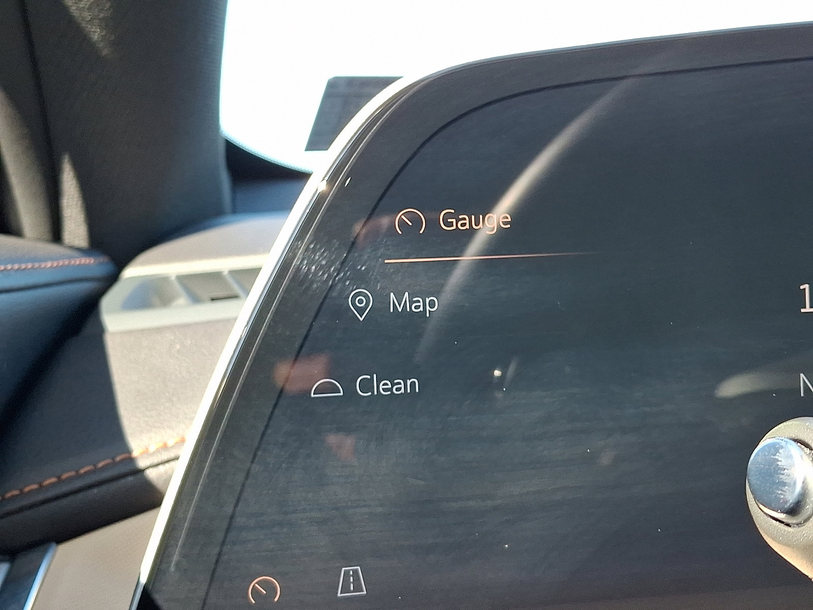 Used 2024 Cadillac XT4 Luxury w/ Cold Weather Package image 27