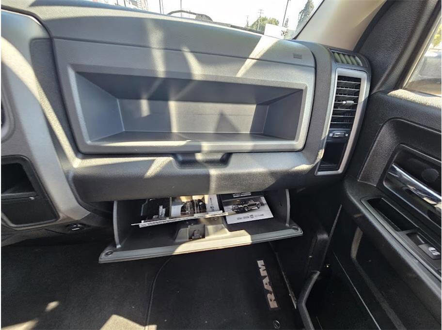 Used 2013 RAM 1500 Express RWD image 25