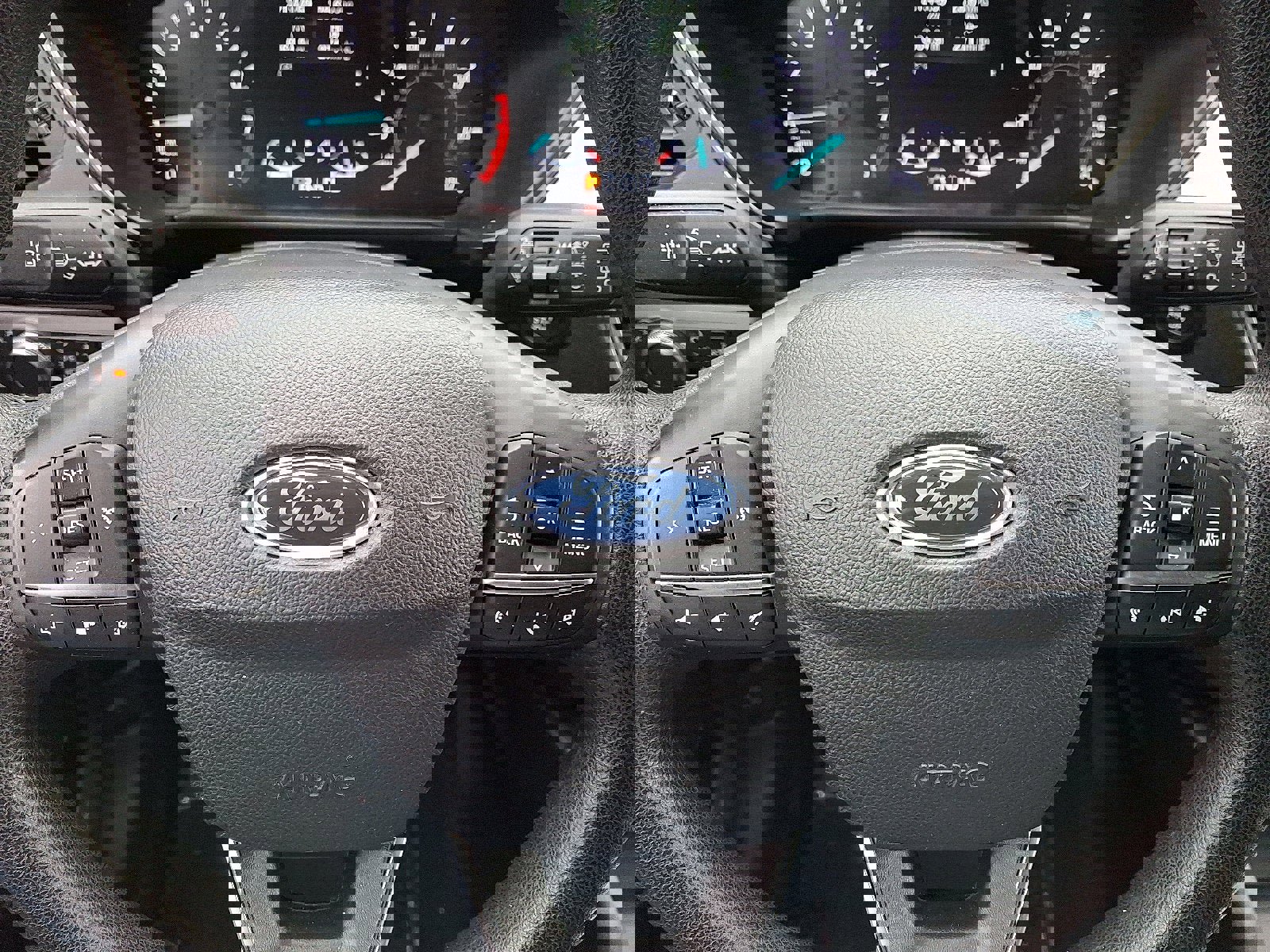 Used 2020 Ford Escape SE image 18