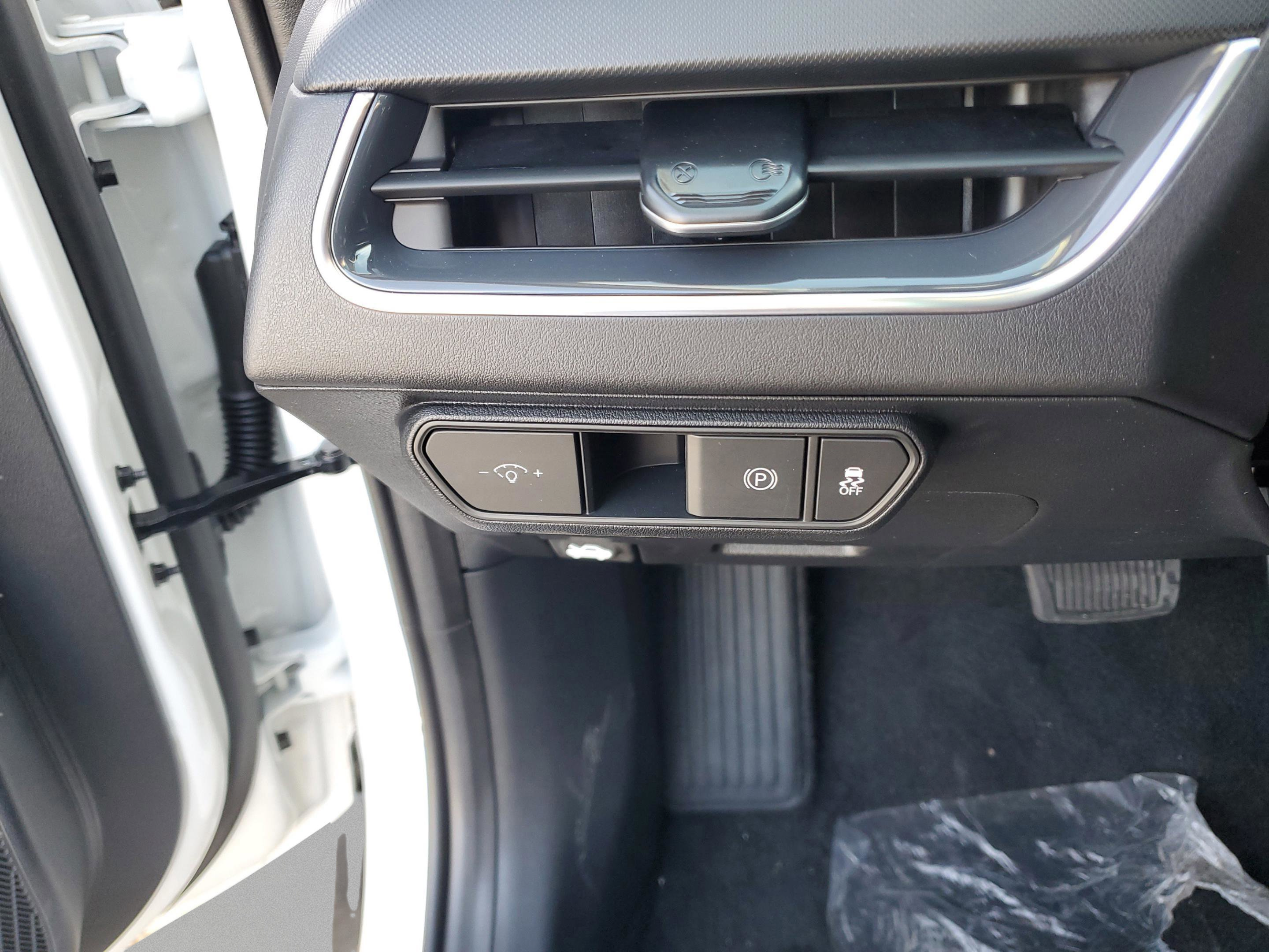 Certified 2025 Kia K4 EX FWD image 17