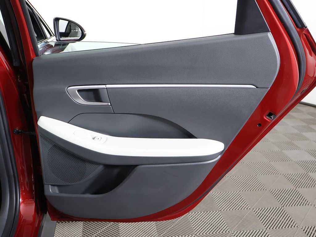 Used 2023 Hyundai Sonata SE w/ Preferred Accessory Package image 24