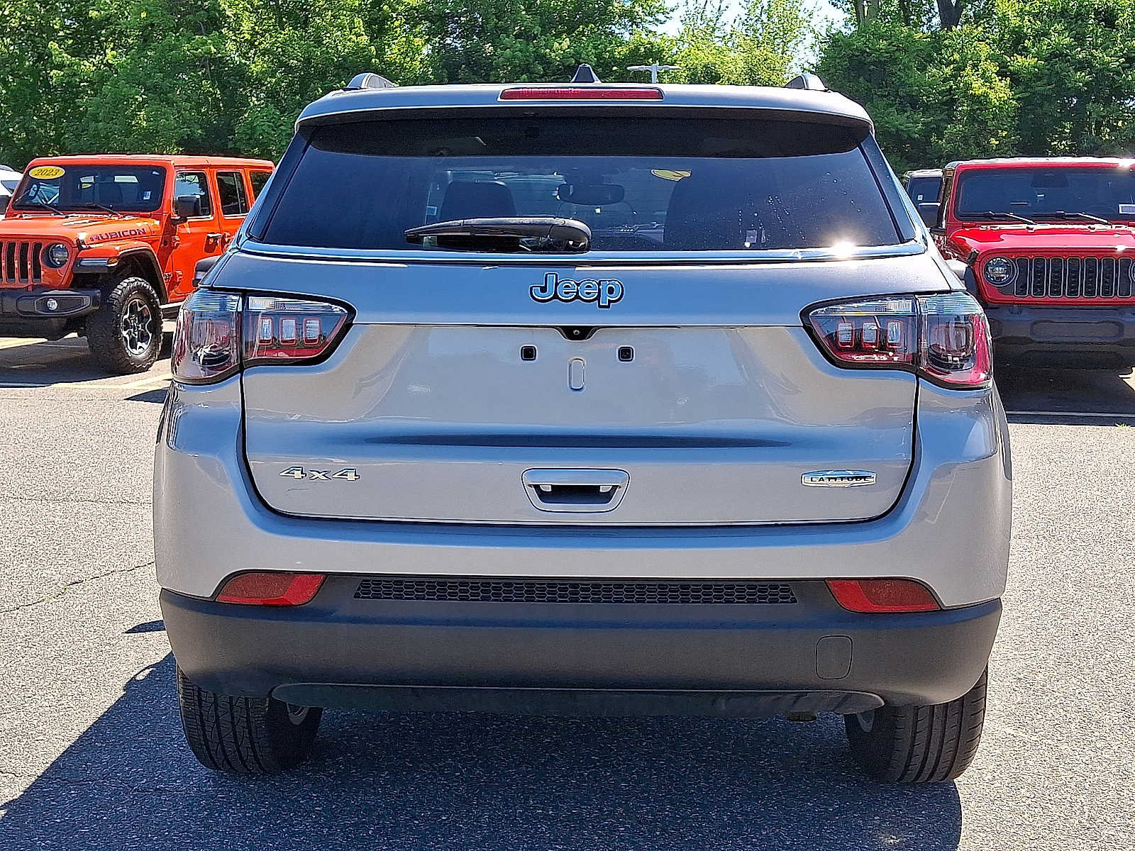 Certified 2022 Jeep Compass Latitude w/ Sun and Sound Group AWD/4WD image 5