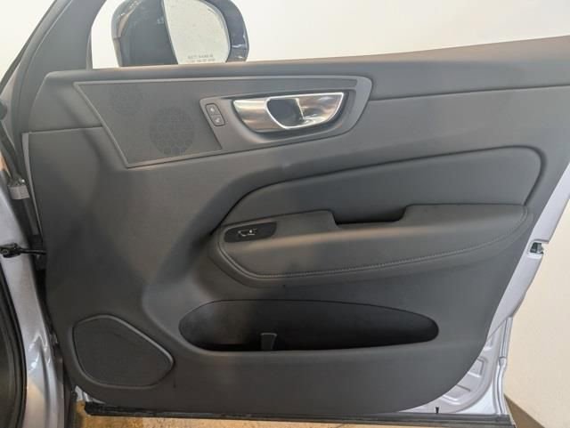 Used 2026 Volvo XC60 B5 Core w/ Climate Package image 30