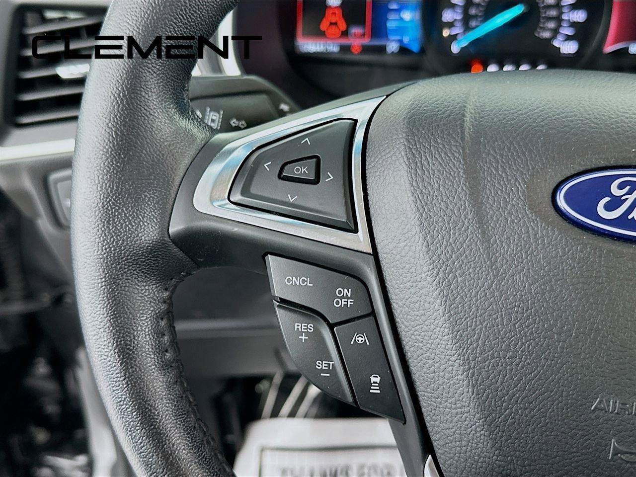 Used 2020 Ford Edge SEL image 16