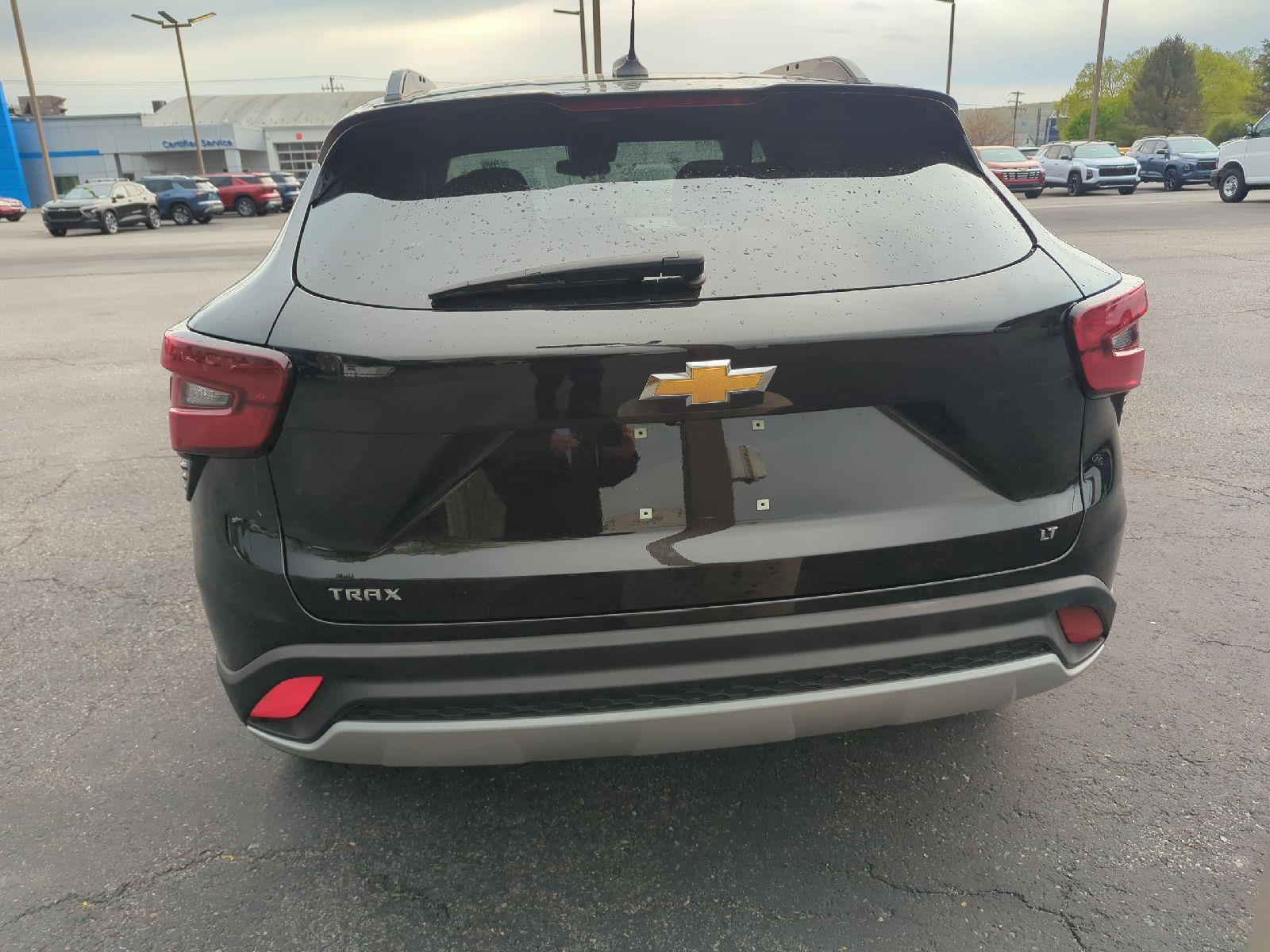 Used 2024 Chevrolet Trax LT w/ Driver Confidence Package FWD image 7