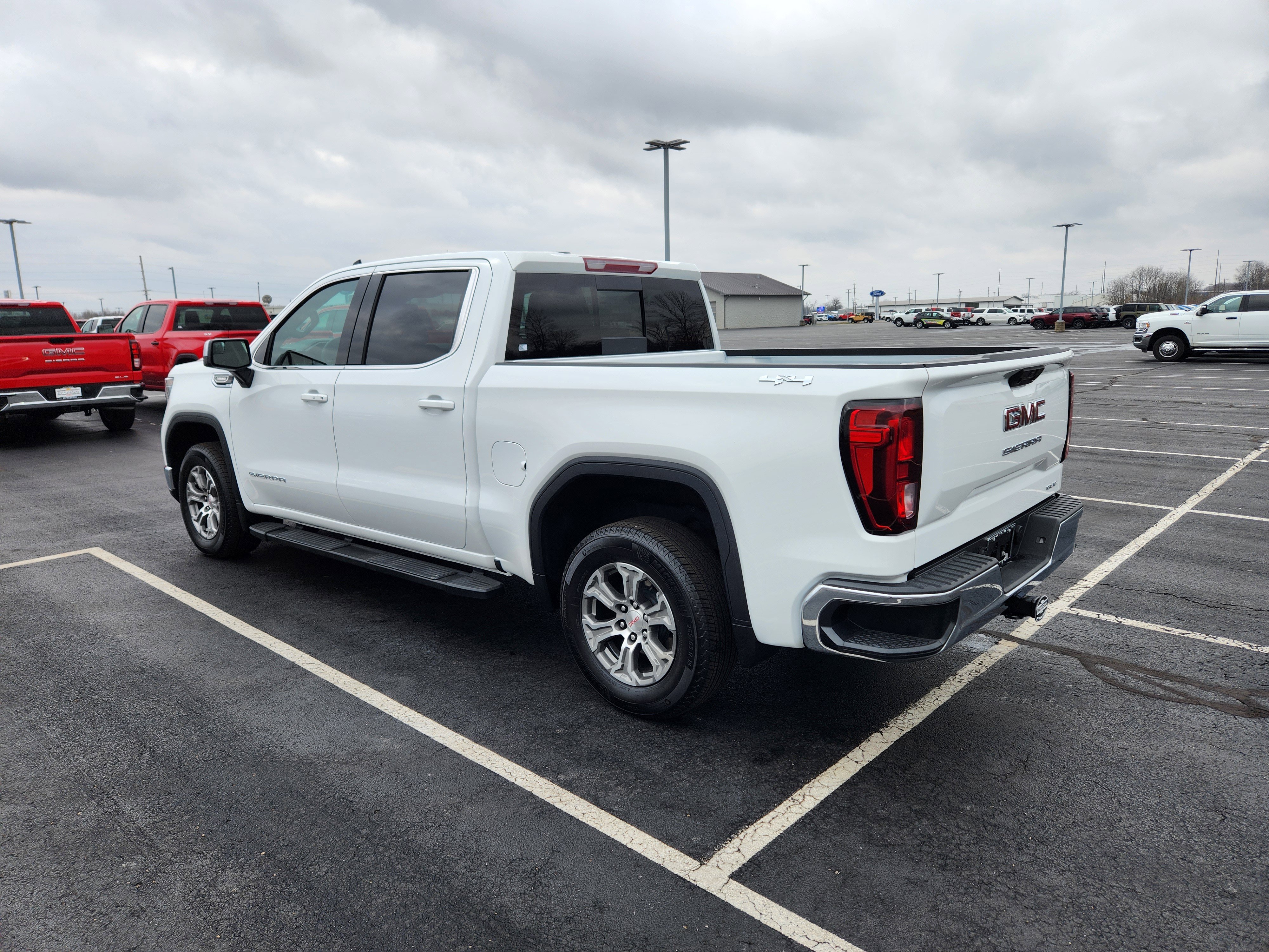 New 2025 GMC Sierra 1500 SLE w/ Preferred Package image 3