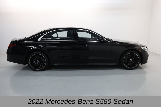 Used 2022 Mercedes-Benz S 580 4MATIC Sedan w/ AMG Line Package image 4