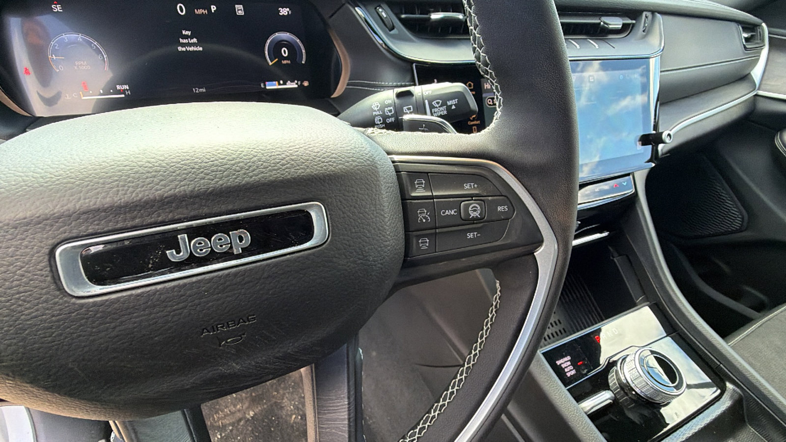 New 2026 Jeep Grand Cherokee Altitude image 23