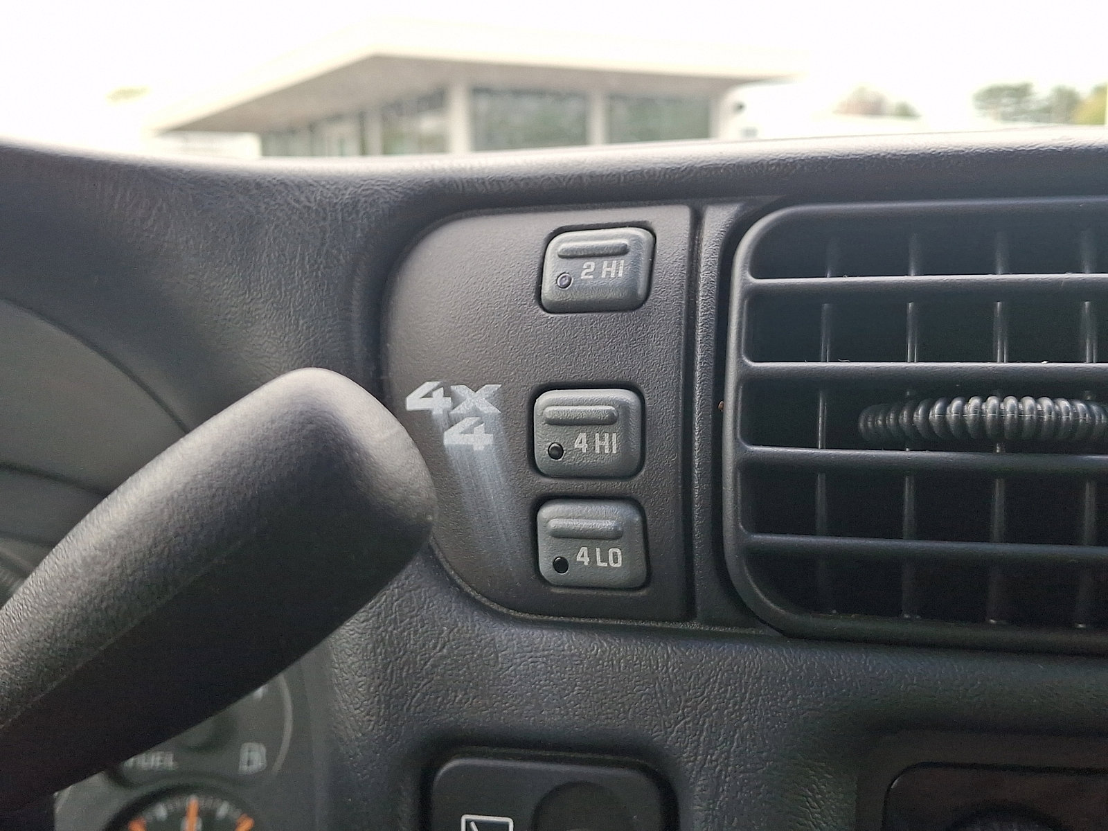 Used 2003 Chevrolet Blazer LS w/ Preferred Equipment Group image 23
