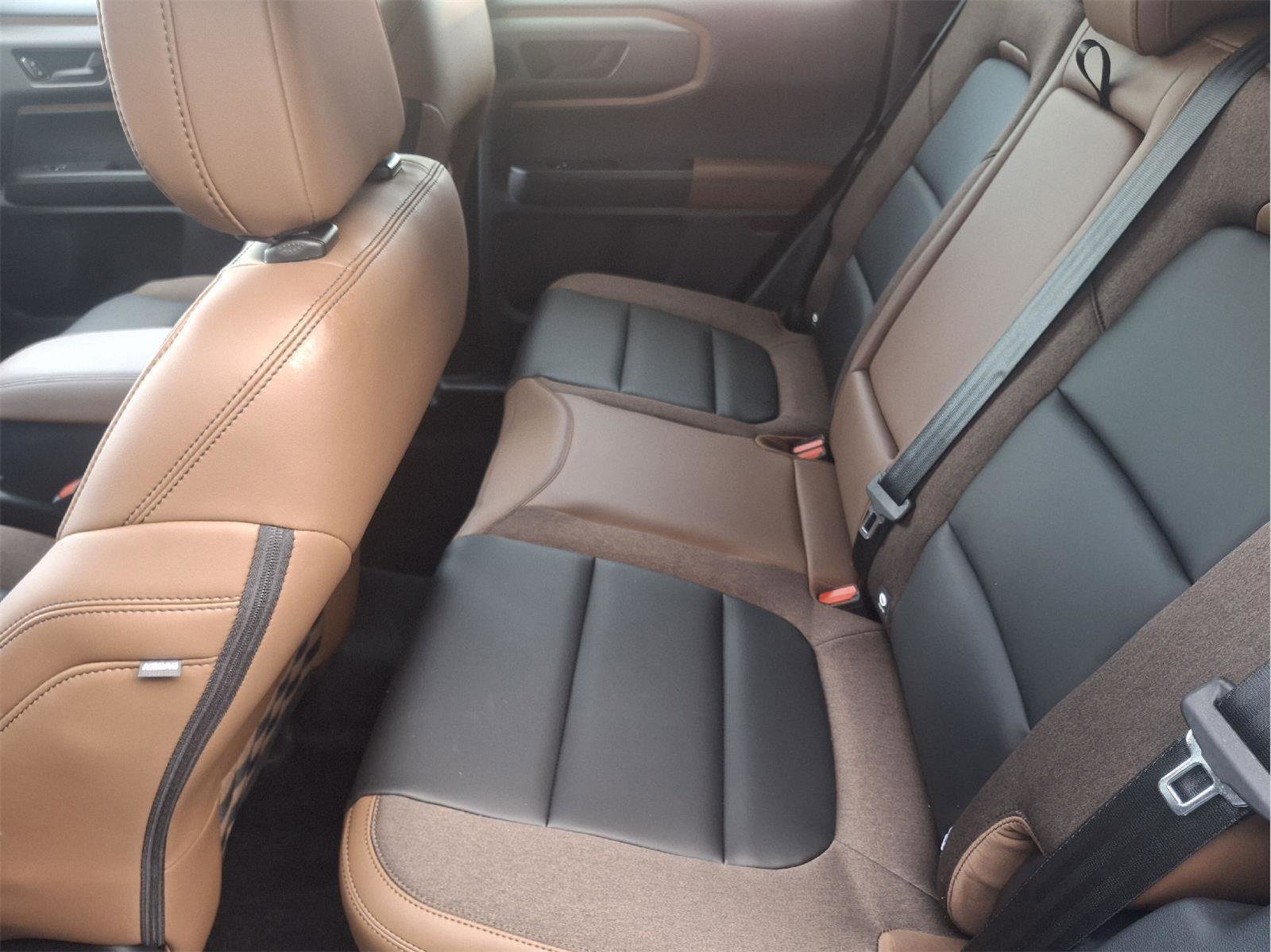 Used 2025 Ford Bronco Sport Outer Banks w/ Outer Banks Tech Package+ AWD/4WD image 12