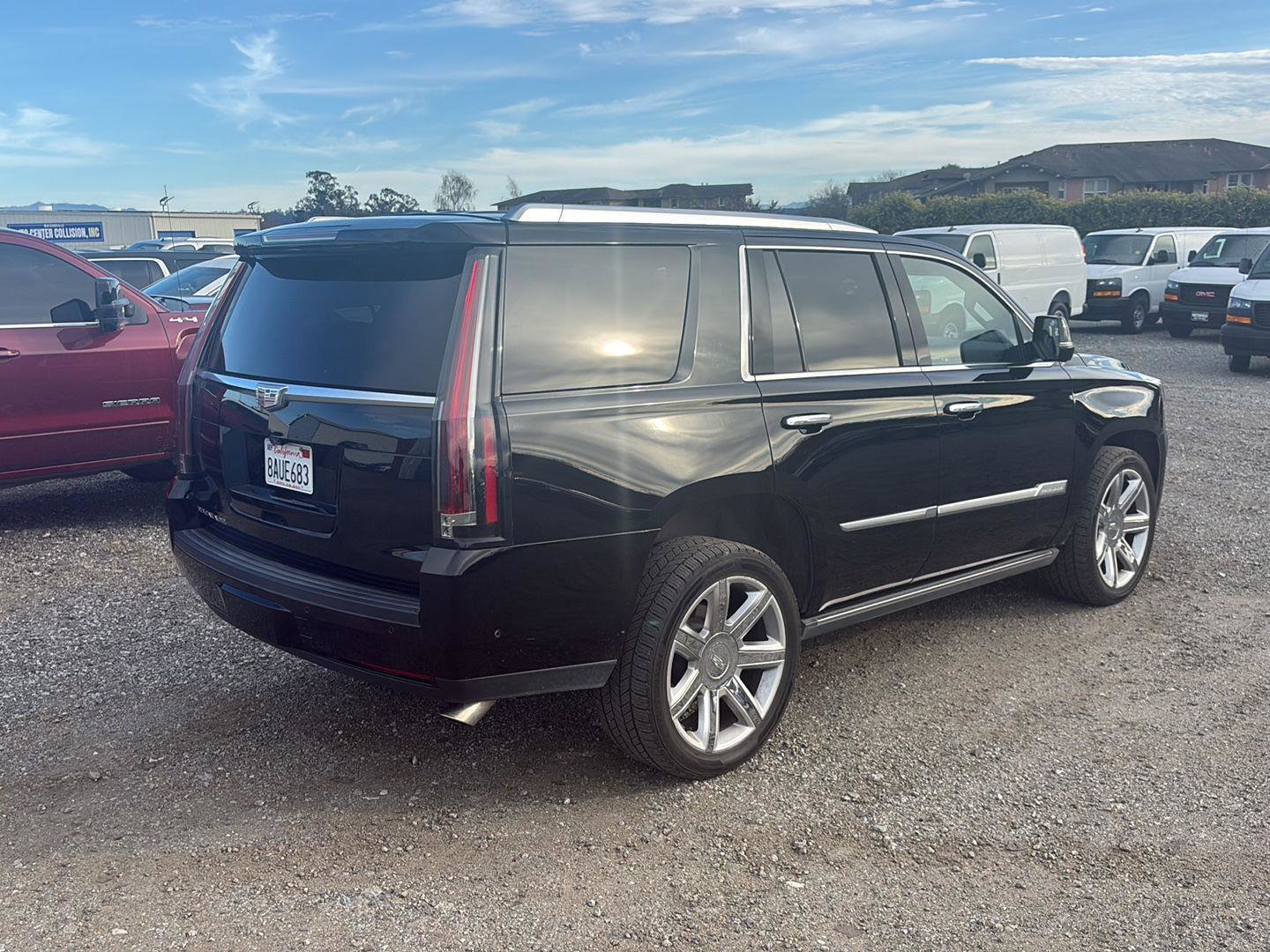 Used 2017 Cadillac Escalade Premium Luxury image 7
