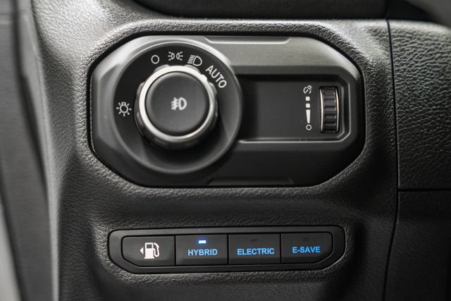 Used 2023 Jeep Wrangler Unlimited Sahara w/ Cold Weather Group AWD/4WD image 50