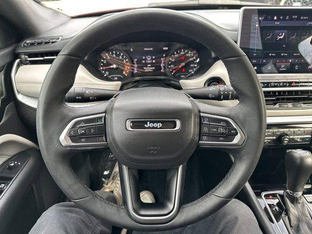 Used 2025 Jeep Compass Limited image 24