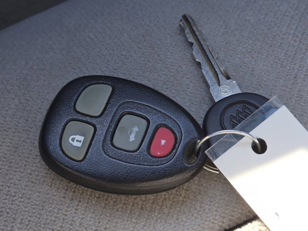 Used 2007 Buick Lucerne CX FWD image 32