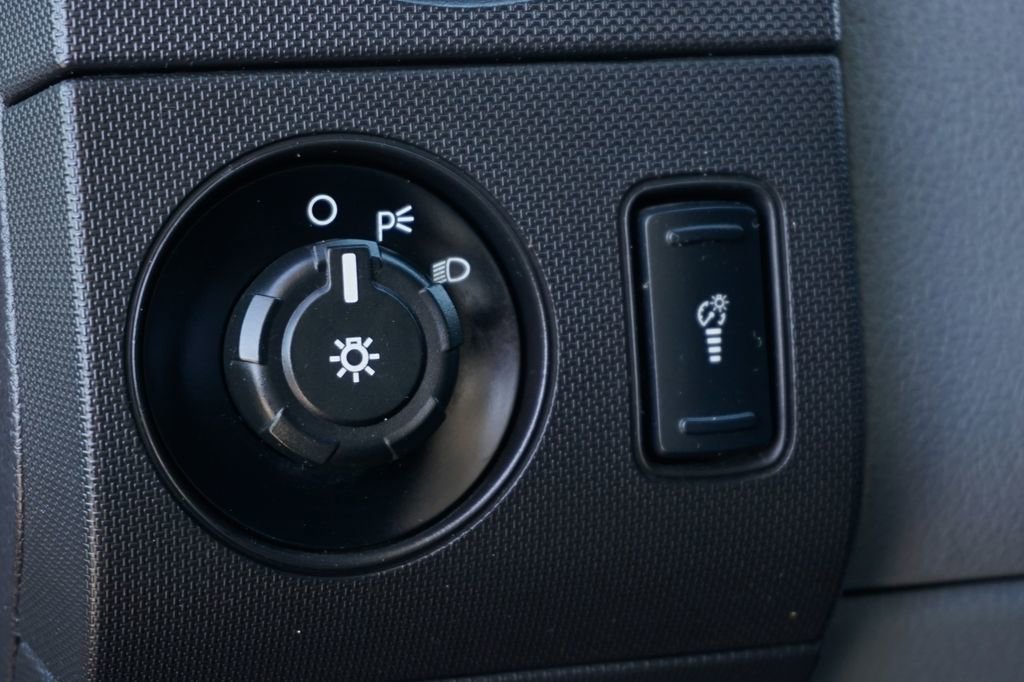 Used 2016 Ford F650 2WD Regular Cab Super Duty image 32