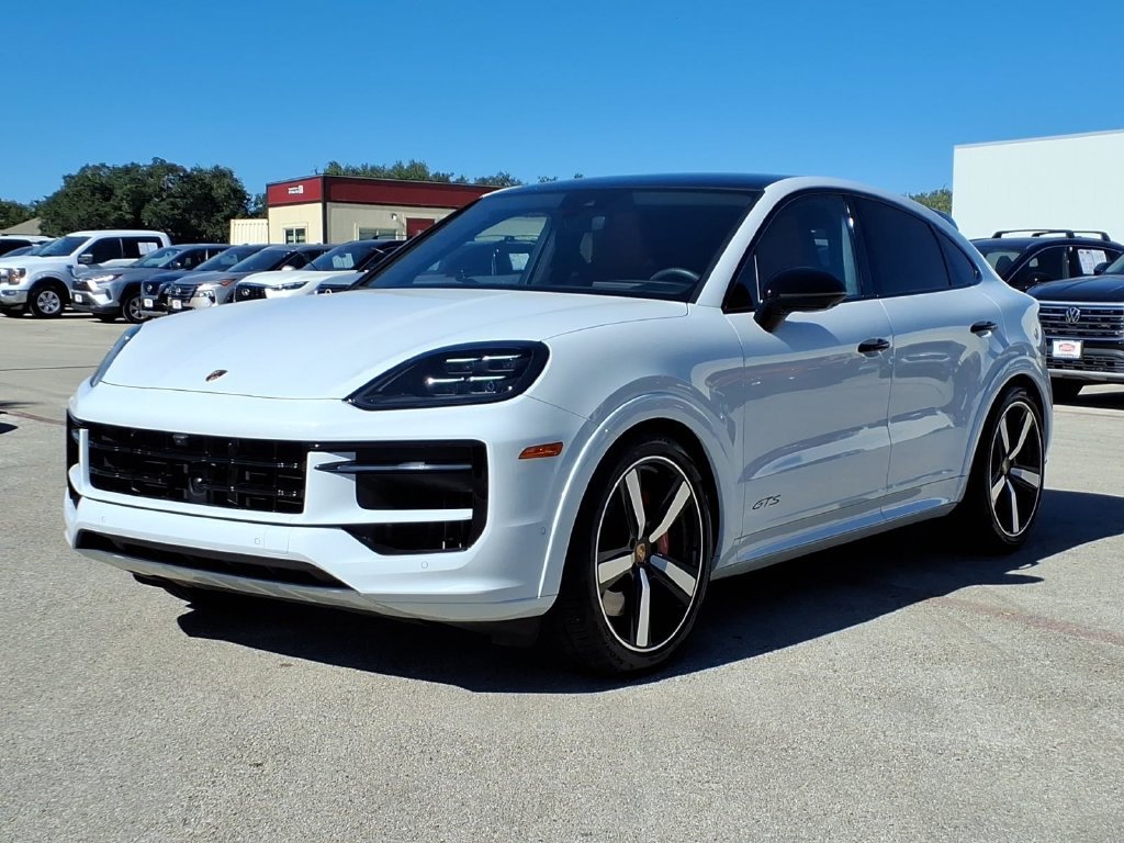 Used 2025 Porsche Cayenne GTS AWD/4WD image 11