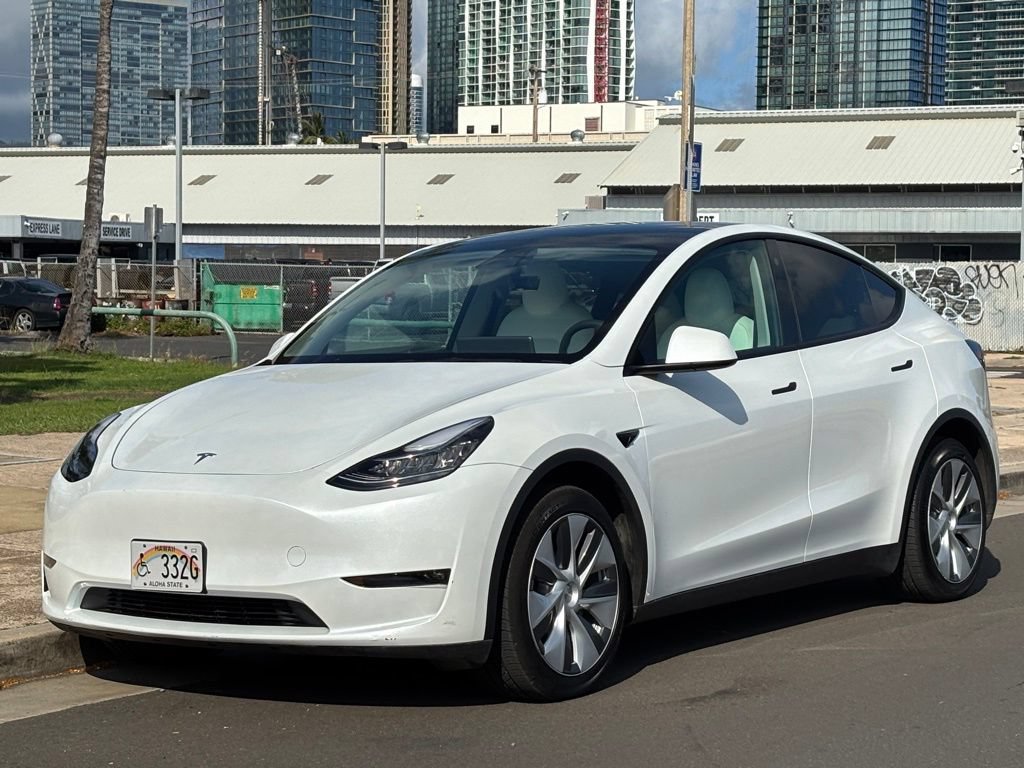 Used 2023 Tesla Model Y Long Range AWD/4WD image 1