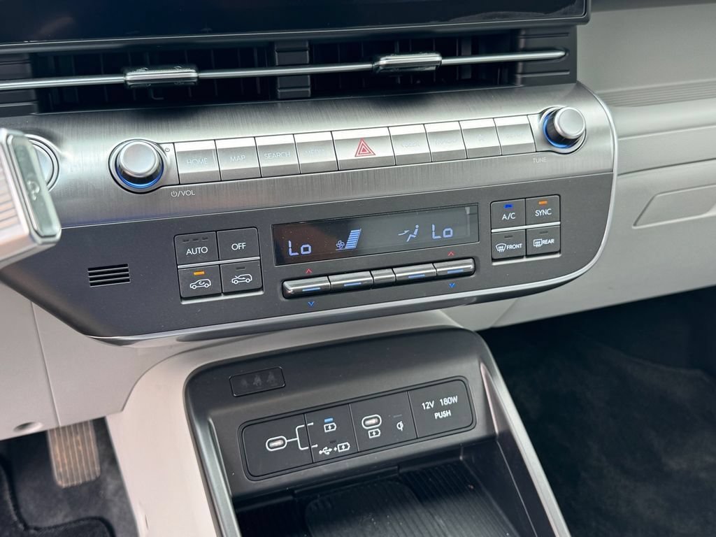 Used 2025 Hyundai Kona SEL AWD/4WD image 29