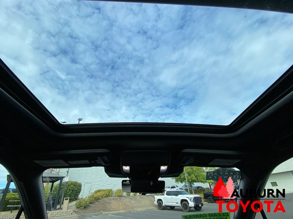 Used 2025 Subaru Forester Touring AWD/4WD image 33