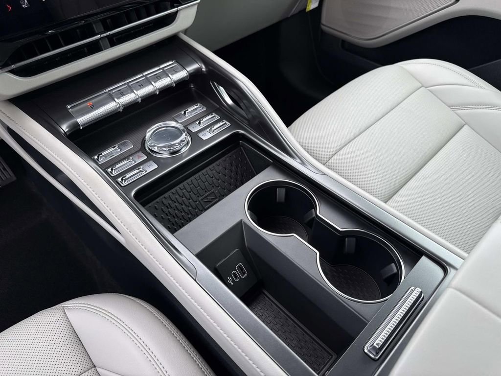New 2026 Lincoln Nautilus Premier AWD/4WD image 24