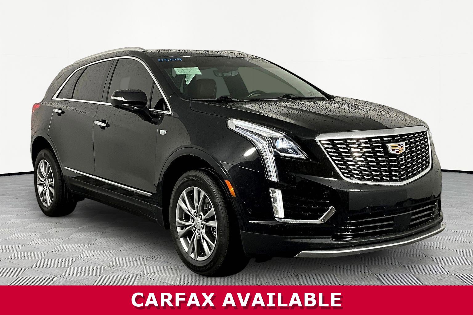 Used 2022 Cadillac XT5 Premium Luxury w/ Technology Package FWD image 3