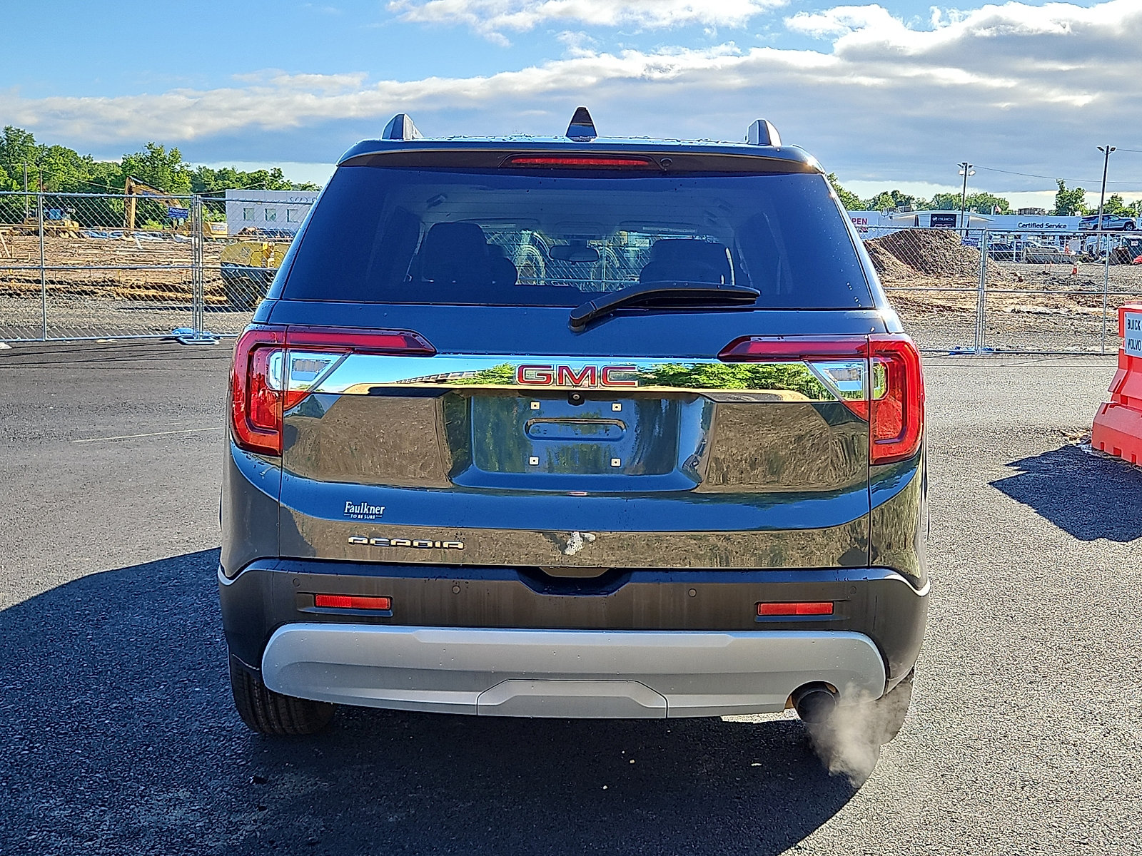 Used 2020 GMC Acadia SLE w/ Driver Convenience Package FWD image 5
