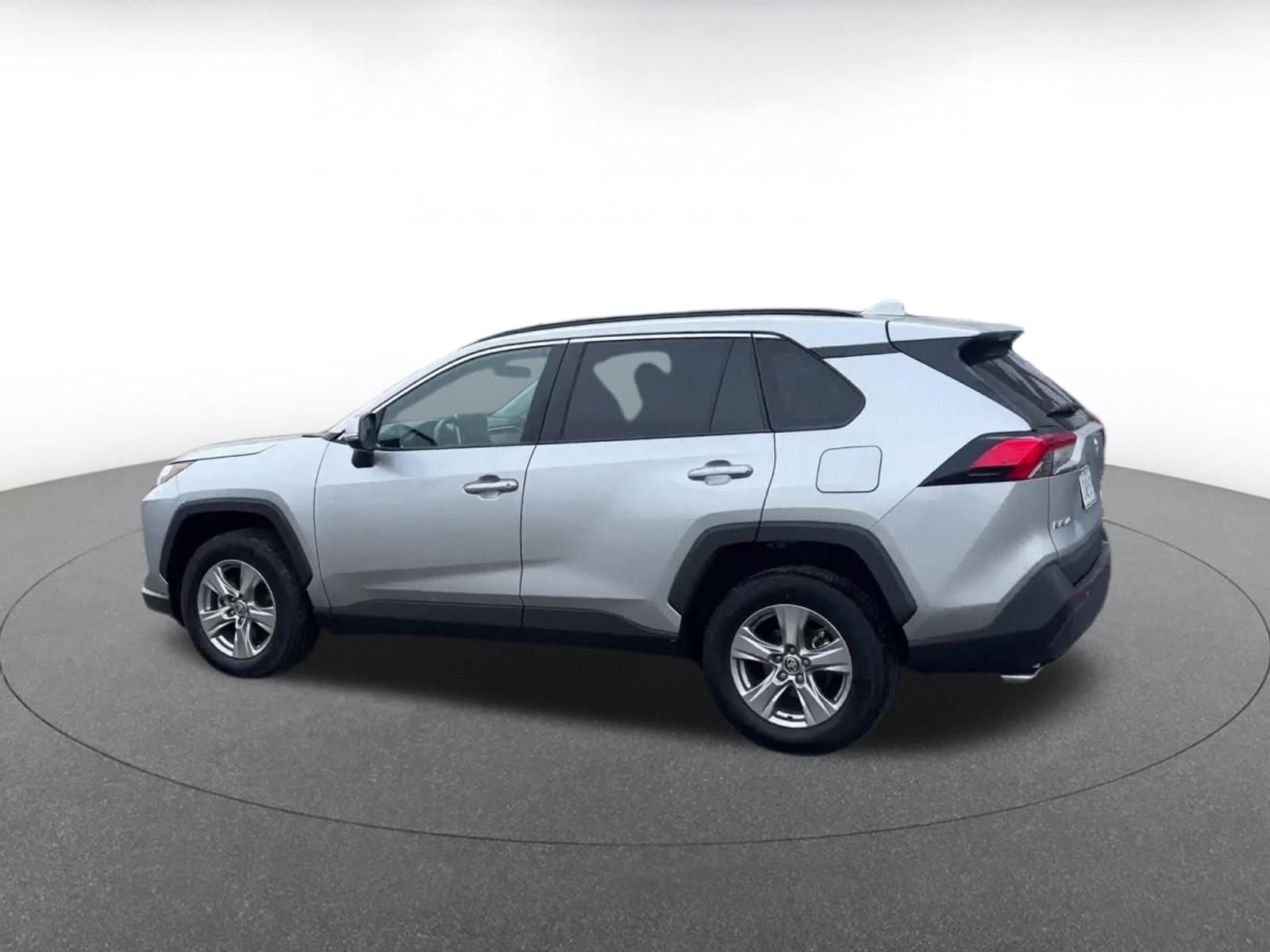 Used 2025 Toyota RAV4 XLE image 10