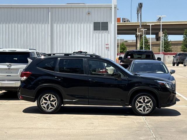 Used 2023 Subaru Forester Premium AWD/4WD image 3