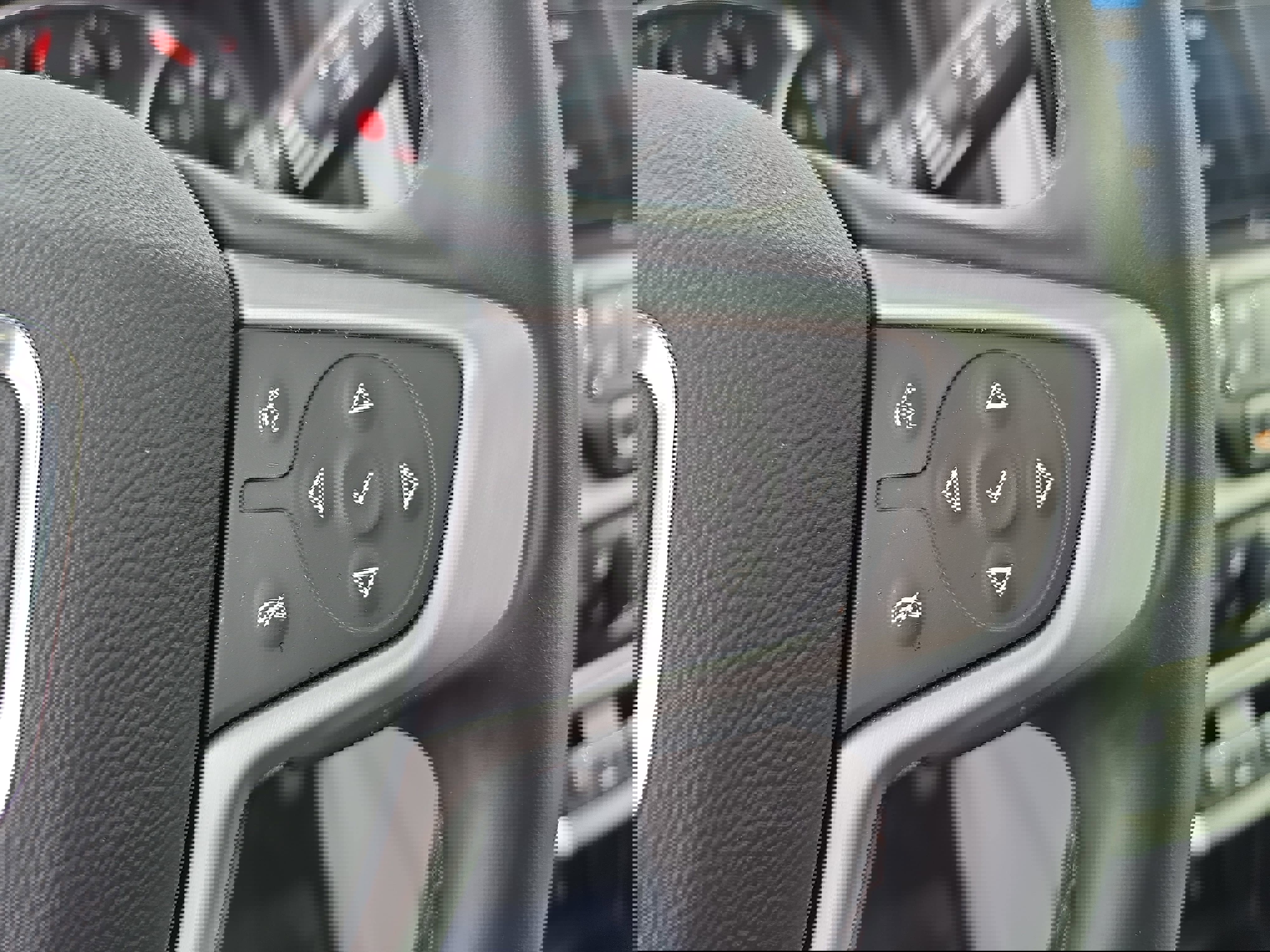 Used 2024 GMC Terrain SLT w/ Infotainment Package II image 19