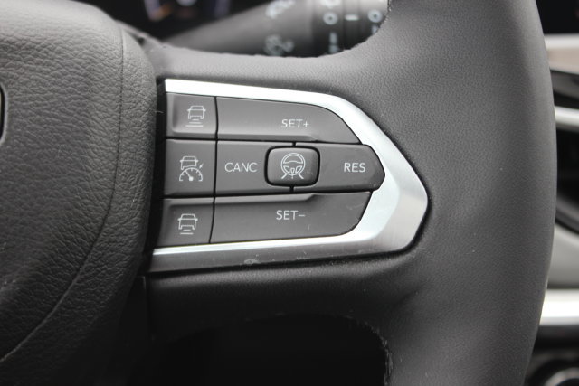Used 2023 Jeep Compass Limited w/ Elite Group AWD/4WD image 19