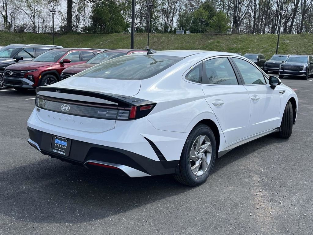 New 2026 Hyundai Sonata SE FWD image 3