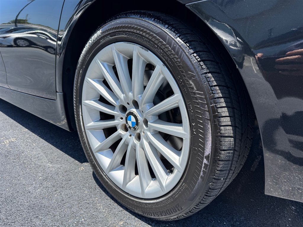 Used 2011 BMW 535i xDrive Sedan AWD/4WD image 10