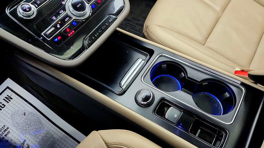 Used 2022 Lincoln Corsair AWD w/ Premium Package image 16