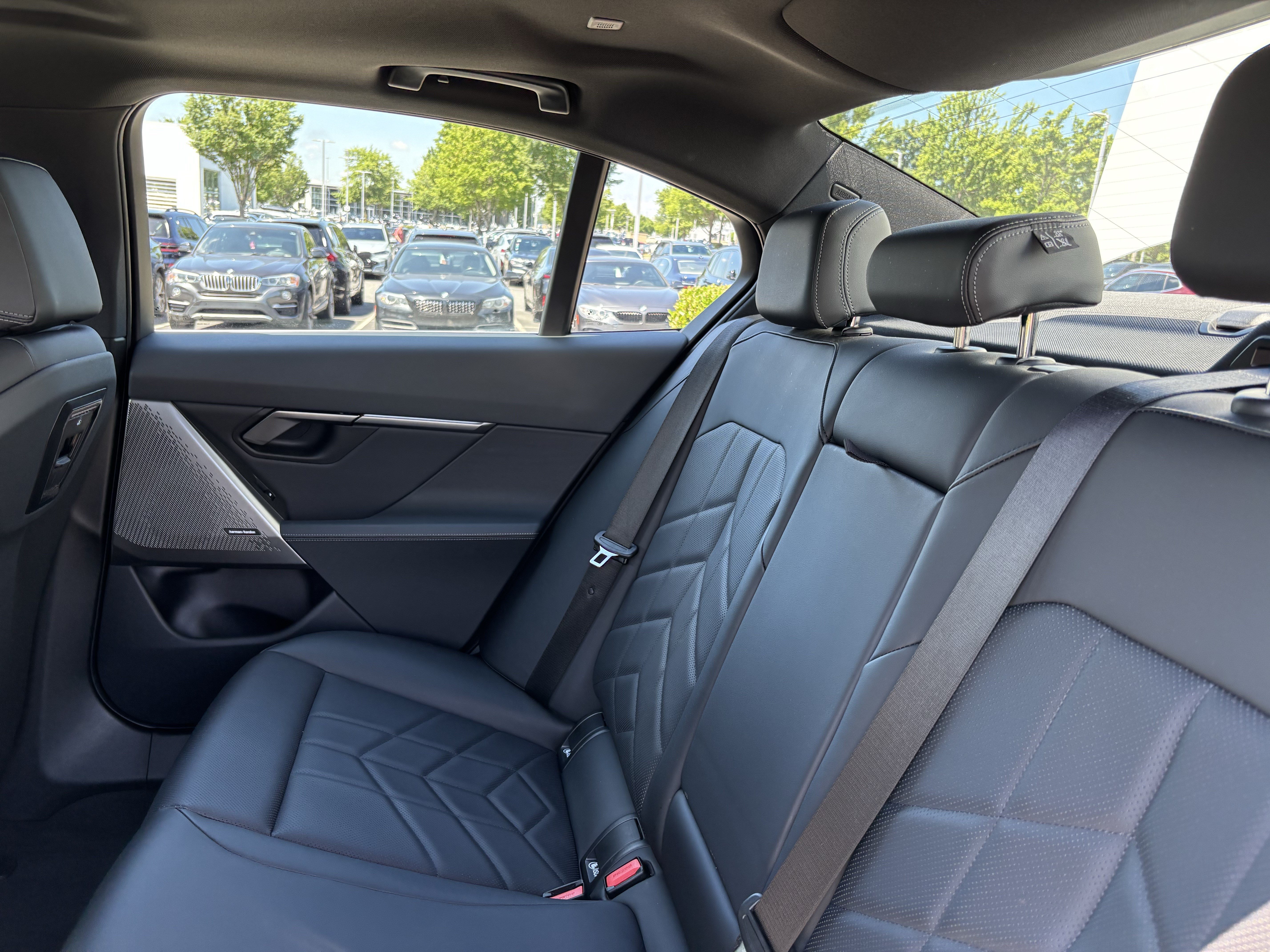 Certified 2024 BMW i5 eDrive40i w/ Convenience Package RWD image 32