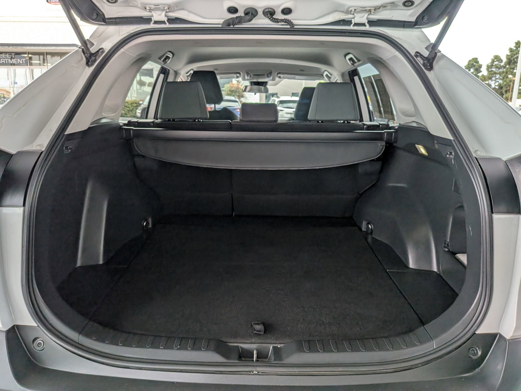 Certified 2025 Toyota RAV4 XLE FWD image 30