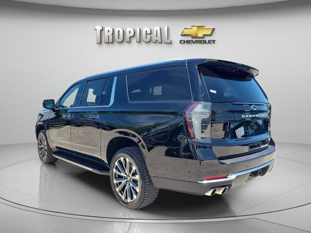 Used 2025 Chevrolet Suburban High Country AWD/4WD image 3